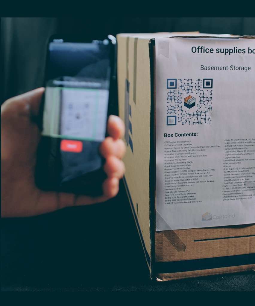 Scanning a QR label on a storage box with the Containd app camera